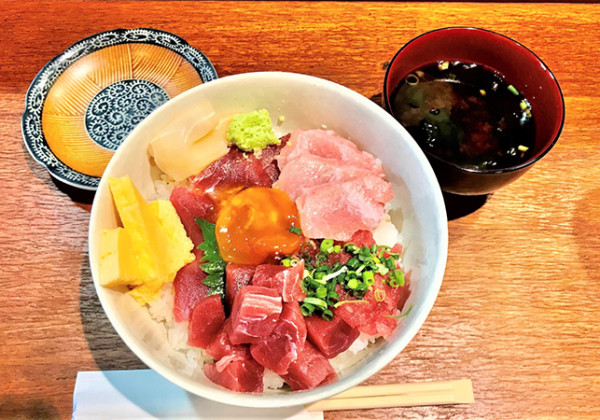 まぐろ極み丼