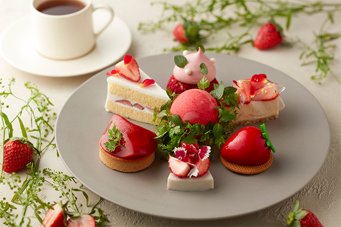 Strawberry Fields Cake Set