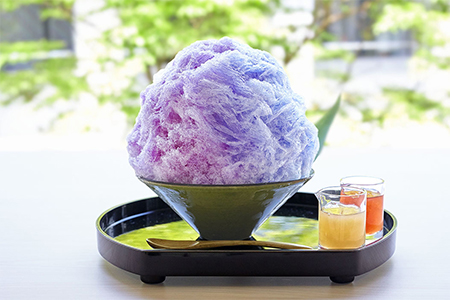 鎌倉名物！色が変わるかき氷「紫陽花氷」の画像