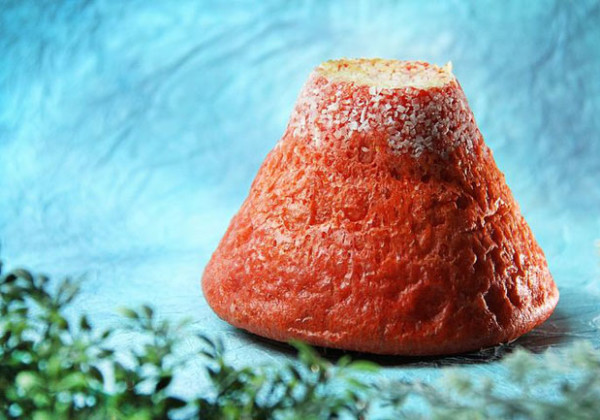 赤い富士山カレーパン
